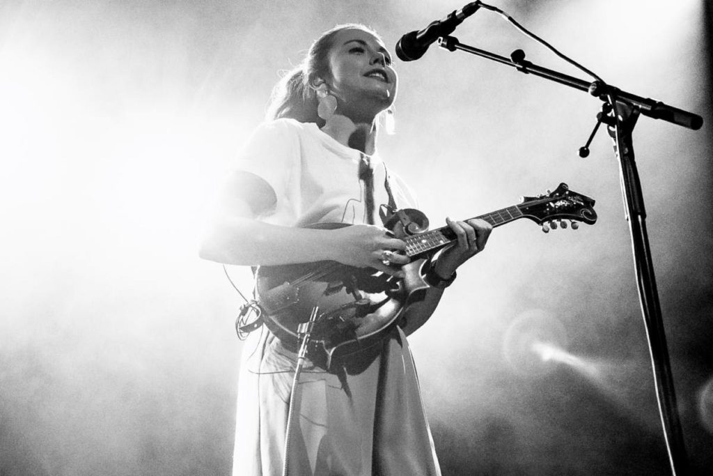 Mandolin Master + Grammy Nominated Songwriter Sierra Hull Announces Headlining Tour This Fall