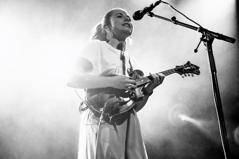 Mandolin Master + Grammy Nominated Songwriter Sierra Hull Announces Headlining Tour This Fall