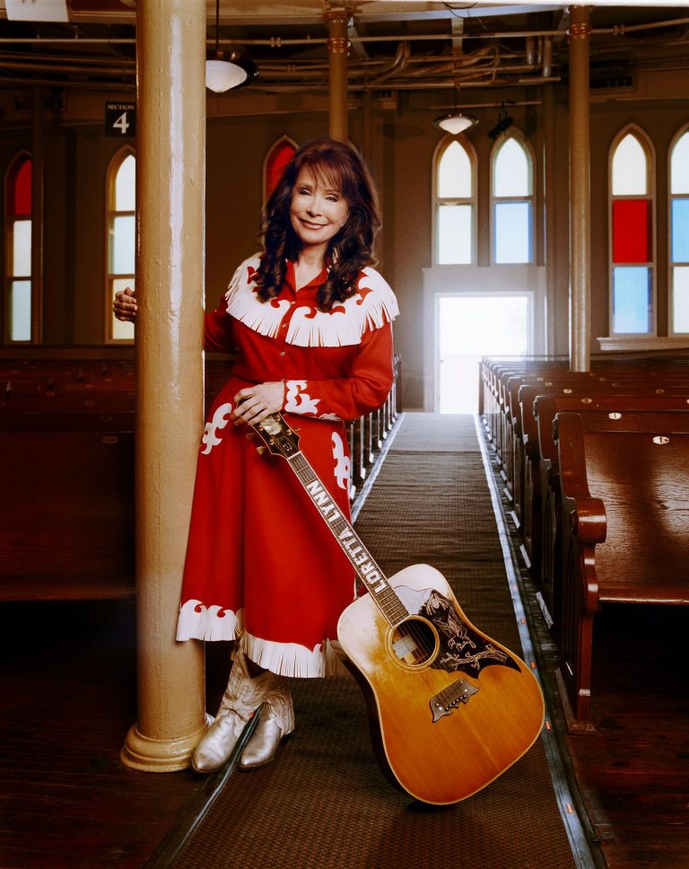 Fellow Artists Remember Country Music Legend Loretta Lynn