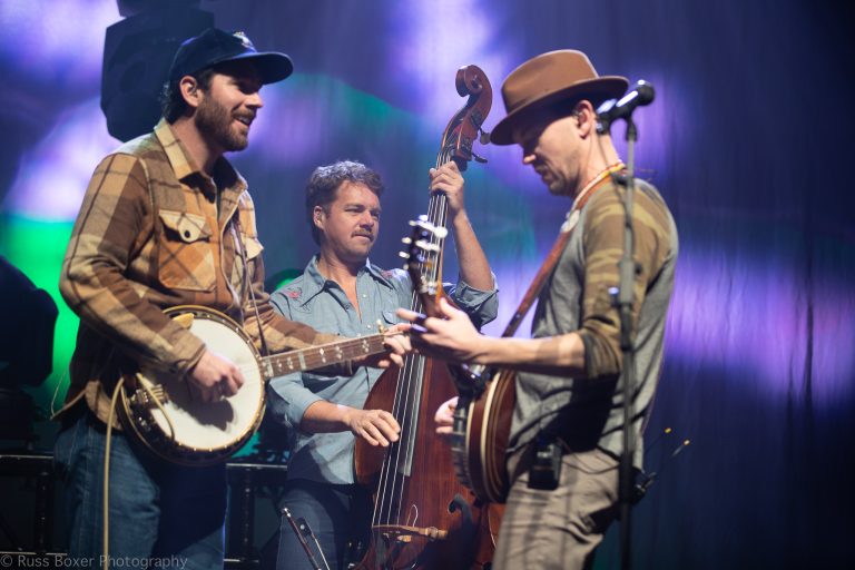 Infamous Stringdusters w/ Armchair Boogie | The Vic Theatre | 11/18/2022