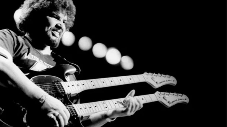 Country Music Community Mourns The Loss of Alabama's Co-Founder Jeff Cook