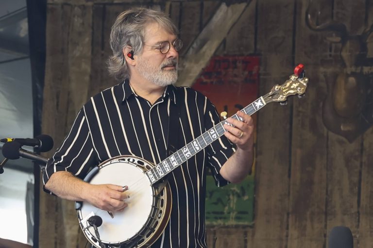 A Tribute to Béla Fleck: The Banjo’s Raven