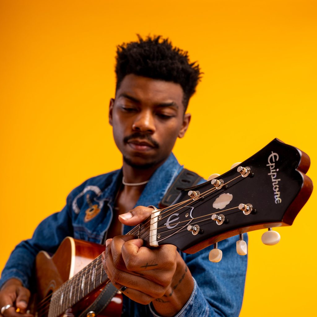 Kelvin Thomas Captivates Listeners With Soulful New EP “For Comfort”