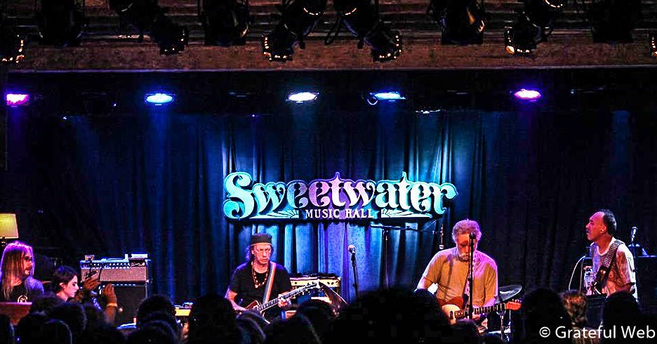 Jeff Chimenti, Leslie Mendelson, Steve Kimock, Bobby Weir and Bobby Vega