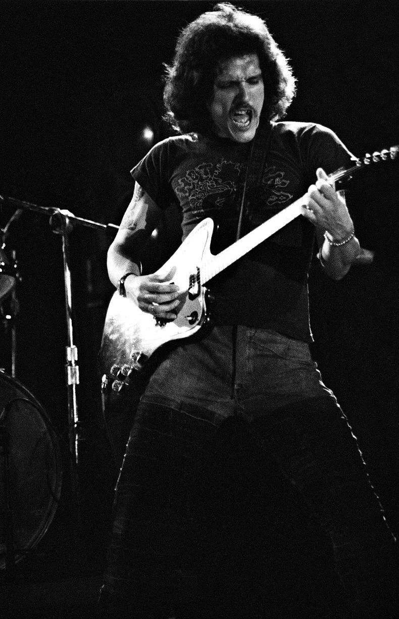 Jorma with Hot Tuna in the mid-seventies. (Photograph copyright (c) Barry Berenson)