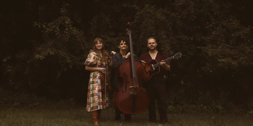 Folk-Americana Trio The Wildwoods Bring Dear Meadowlark Tour to Boulder’s eTown Hall on August 22