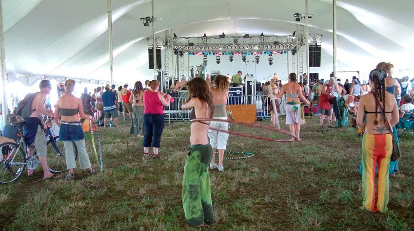 hula hooping @ Wakarusa | Grateful Web © 2007