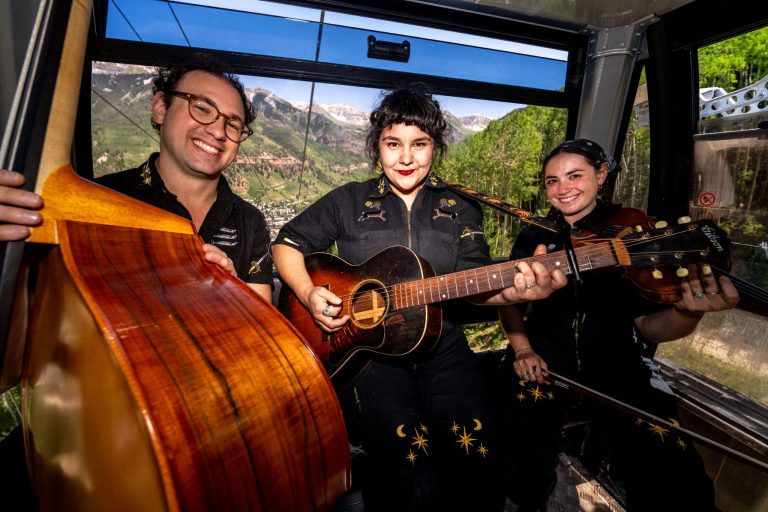 Boston Band Rachel Sumner & Traveling Light Win the 2025 Telluride Bluegrass Band Contest