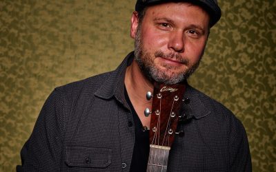 Alastair Moock Marks 25 Years at Club Passim