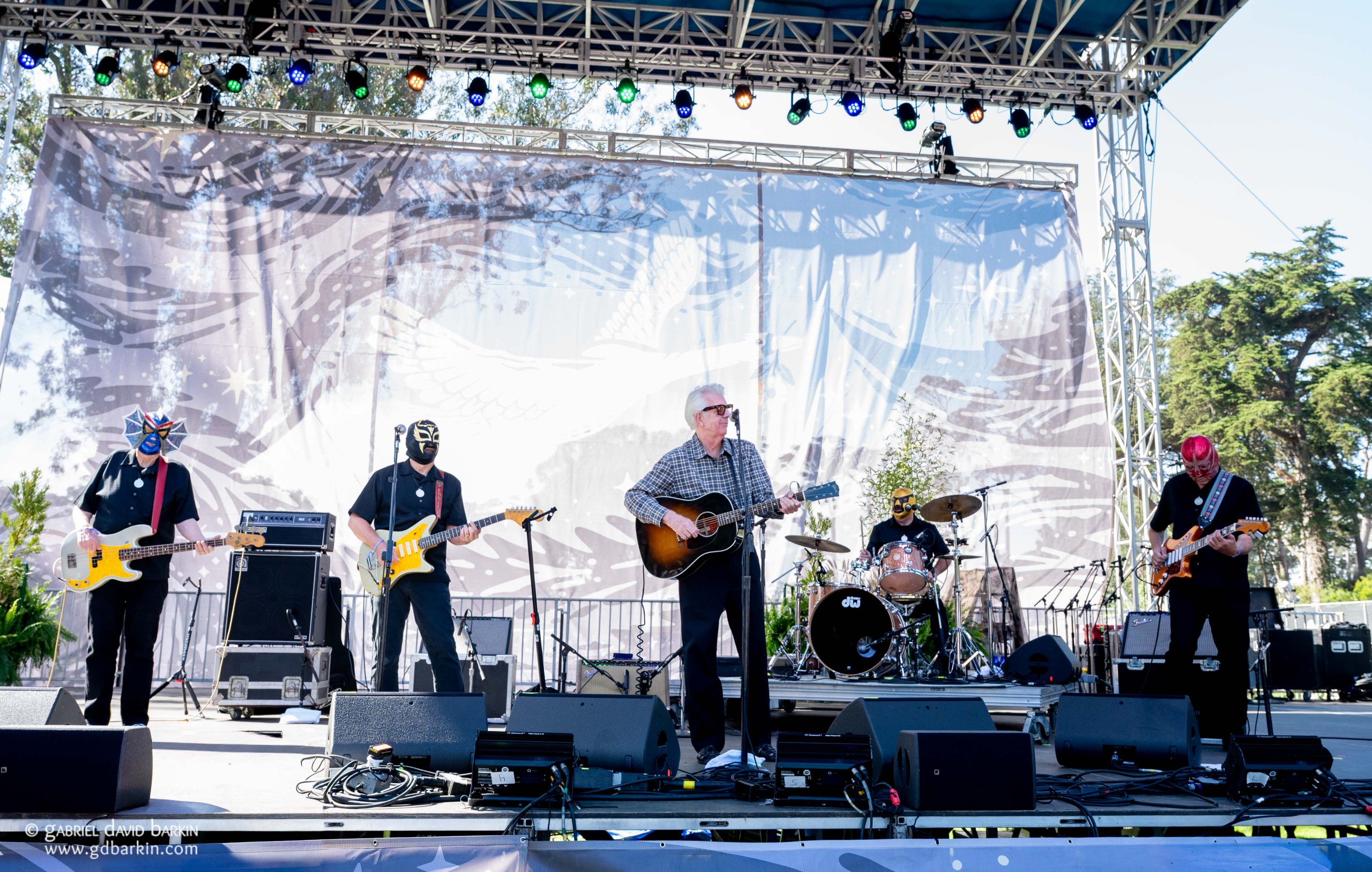 Nick Lowe & the Los Straitjackets