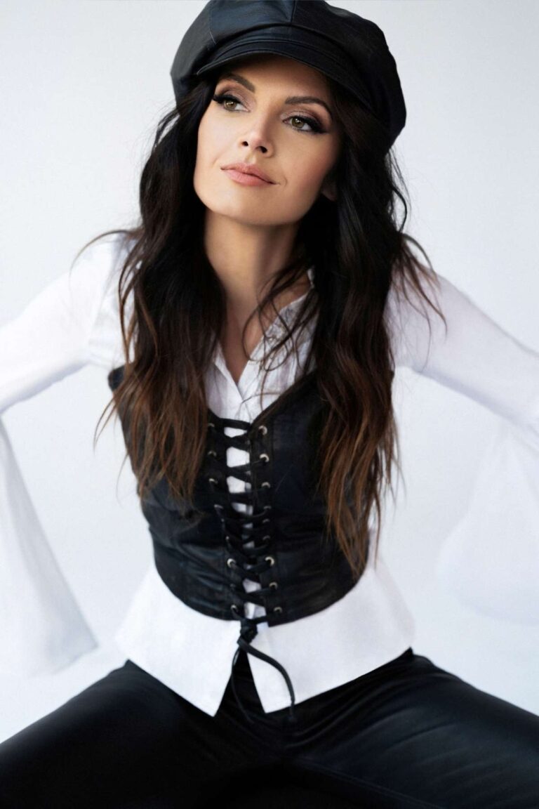 Kristina Marinova Plays Grateful Dead at Sweetwater