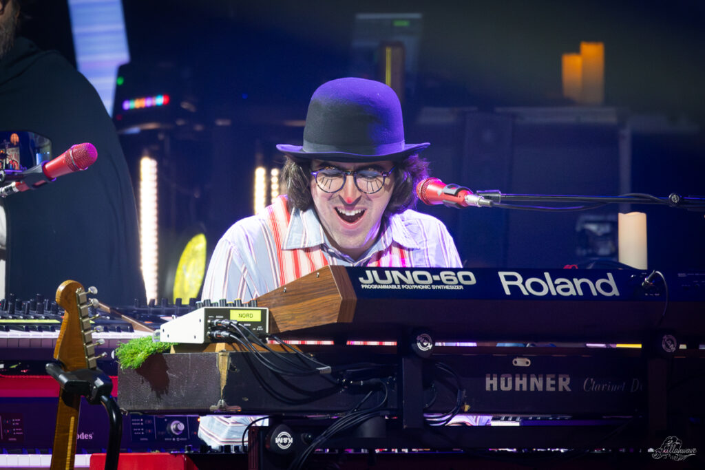 Goosemas | Amica Mutual Pavilion