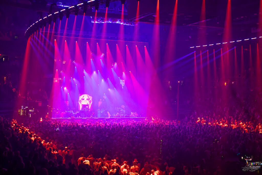 Goosemas | Amica Mutual Pavilion