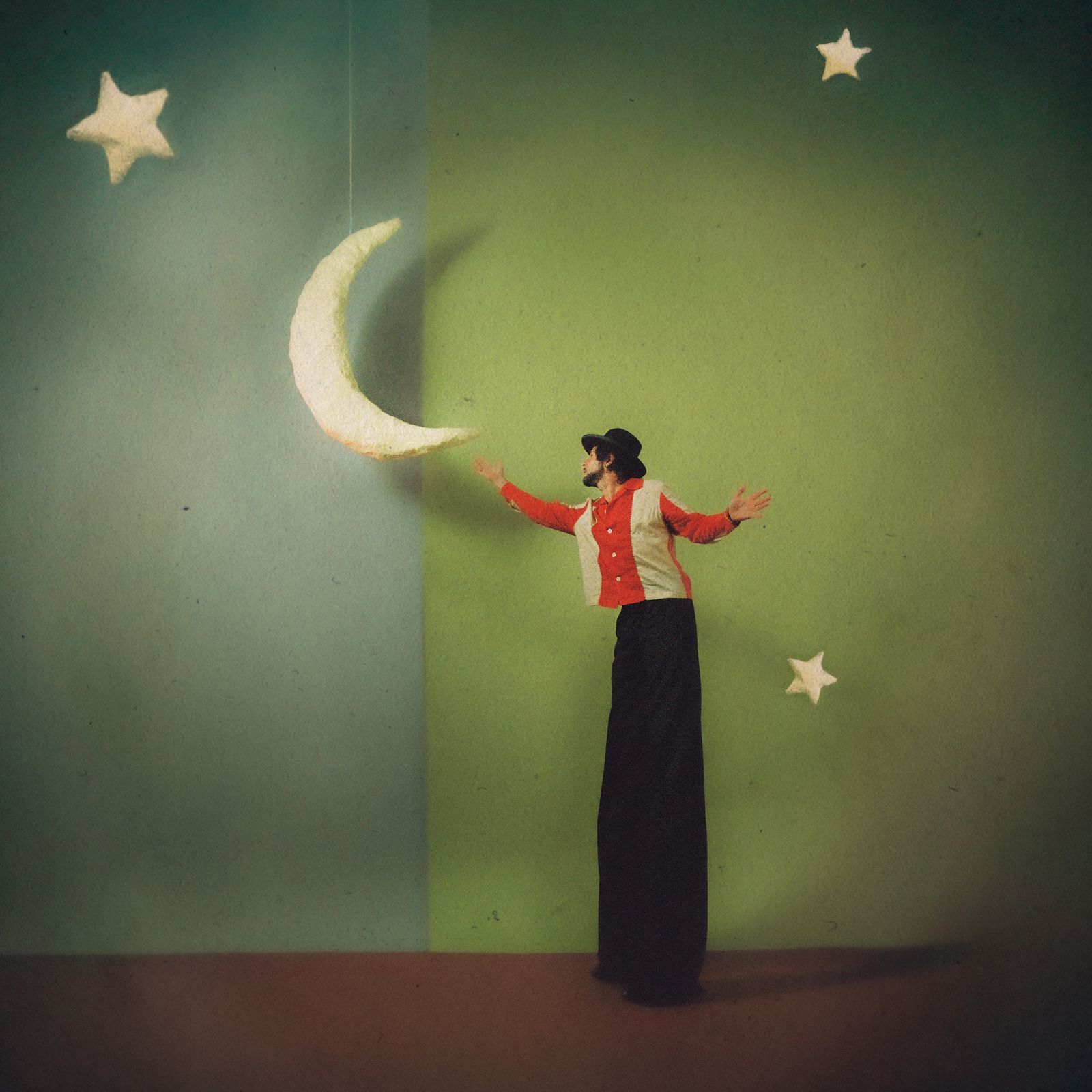 Langhorne Slim Works The Late-Night Closing Shift In “On Fire”