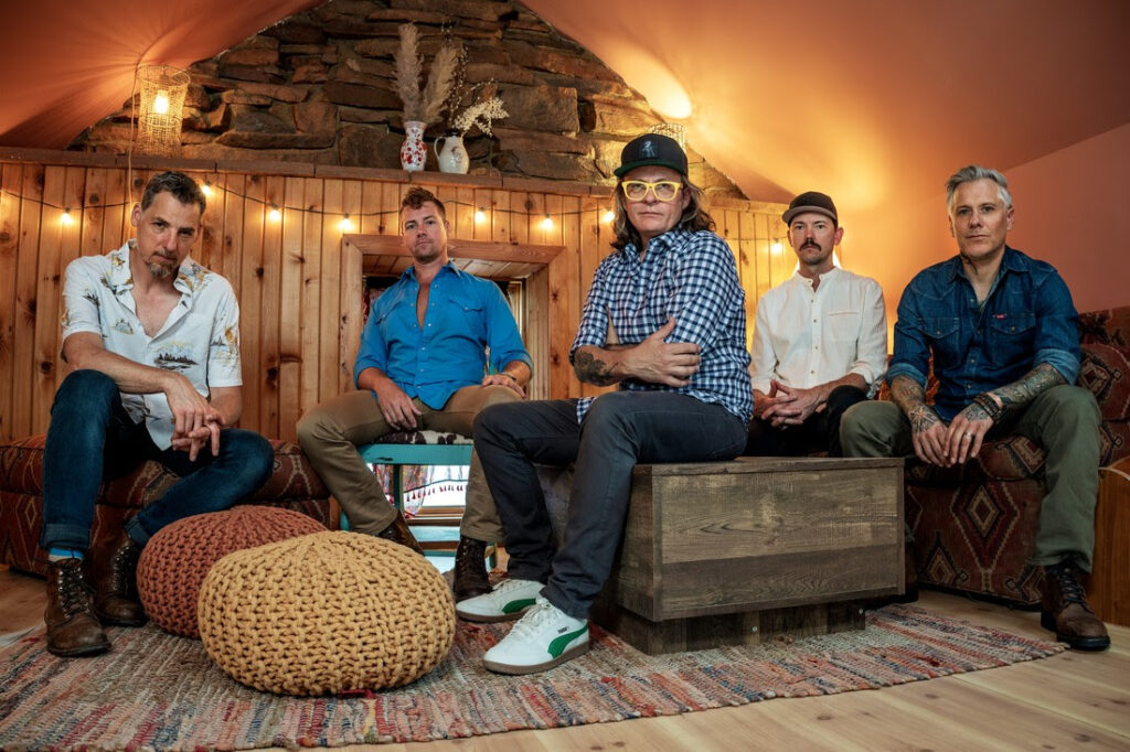 The Infamous Stringdusters Share “Up from the Bottom” Ahead of 20/20
