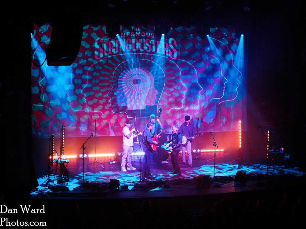 Mountain Grass Unit and Infamous Stringdusters Shine Through the Storm at Thalia Hall