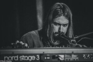 DSC09188 - Grateful Web