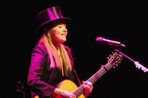 Suzanne Vega Delivers Intimate Valentine’s Night at the Lobero Theatre