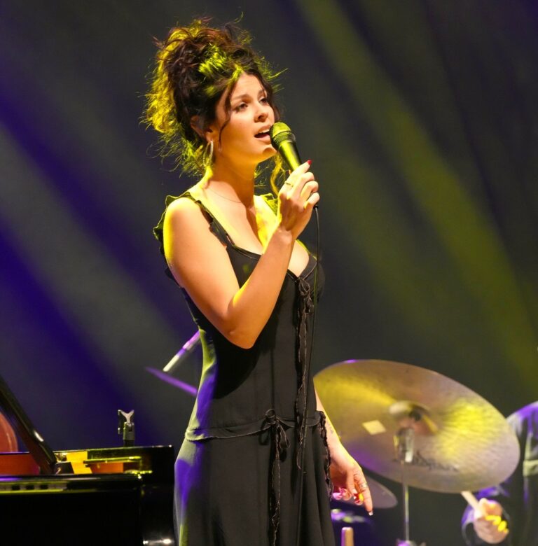 Gabrielle Cavassa Releases Double Single “Angelo” / “Diavola”