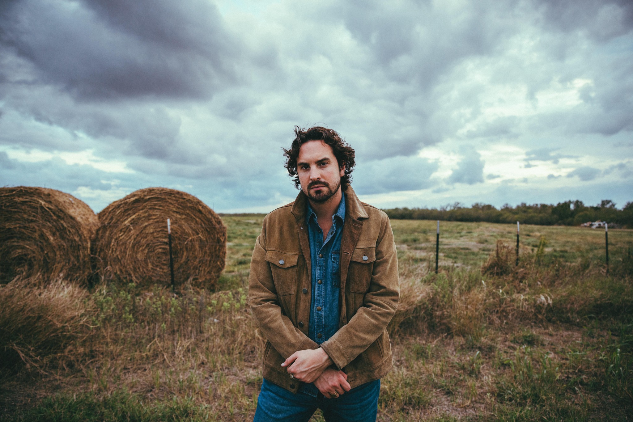 AUSTIN-BASED SINGER/SONGWRITER DANNY GOLDEN RELEASES NEW SINGLE “WAR FEVER”