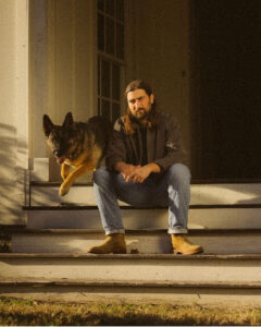 NOAH KAHAN DEBUTS BRAND NEW SINGLE “PORCH LIGHT” OUT NOW