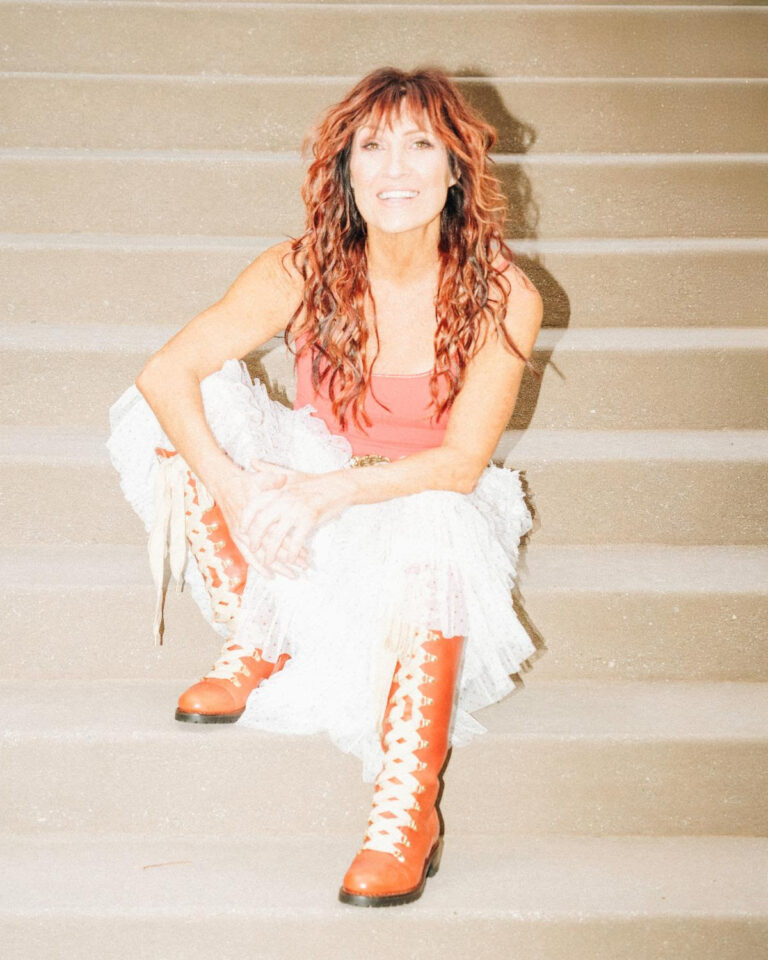 Jo Dee Messina Announces First Studio Album in Over a Decade; Shares First Song & Video