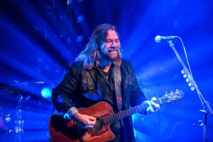 Alan Doyle Brings the Kitchen Party to Boulder: A Grateful Web Interview Ahead of May 10 at Boulder Theater