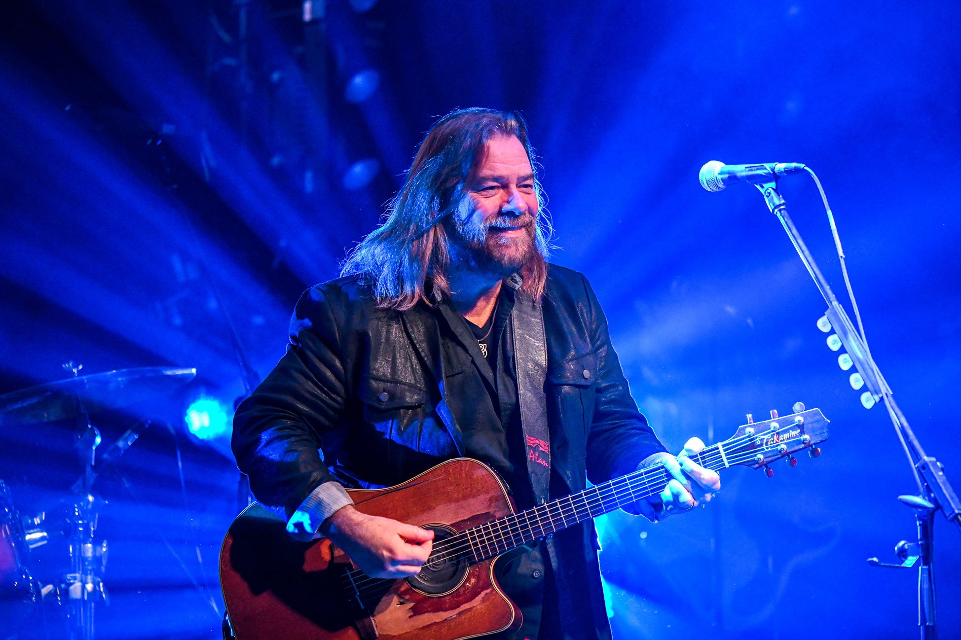 Alan Doyle Brings the Kitchen Party to Boulder: A Grateful Web Interview Ahead of May 10 at Boulder Theater