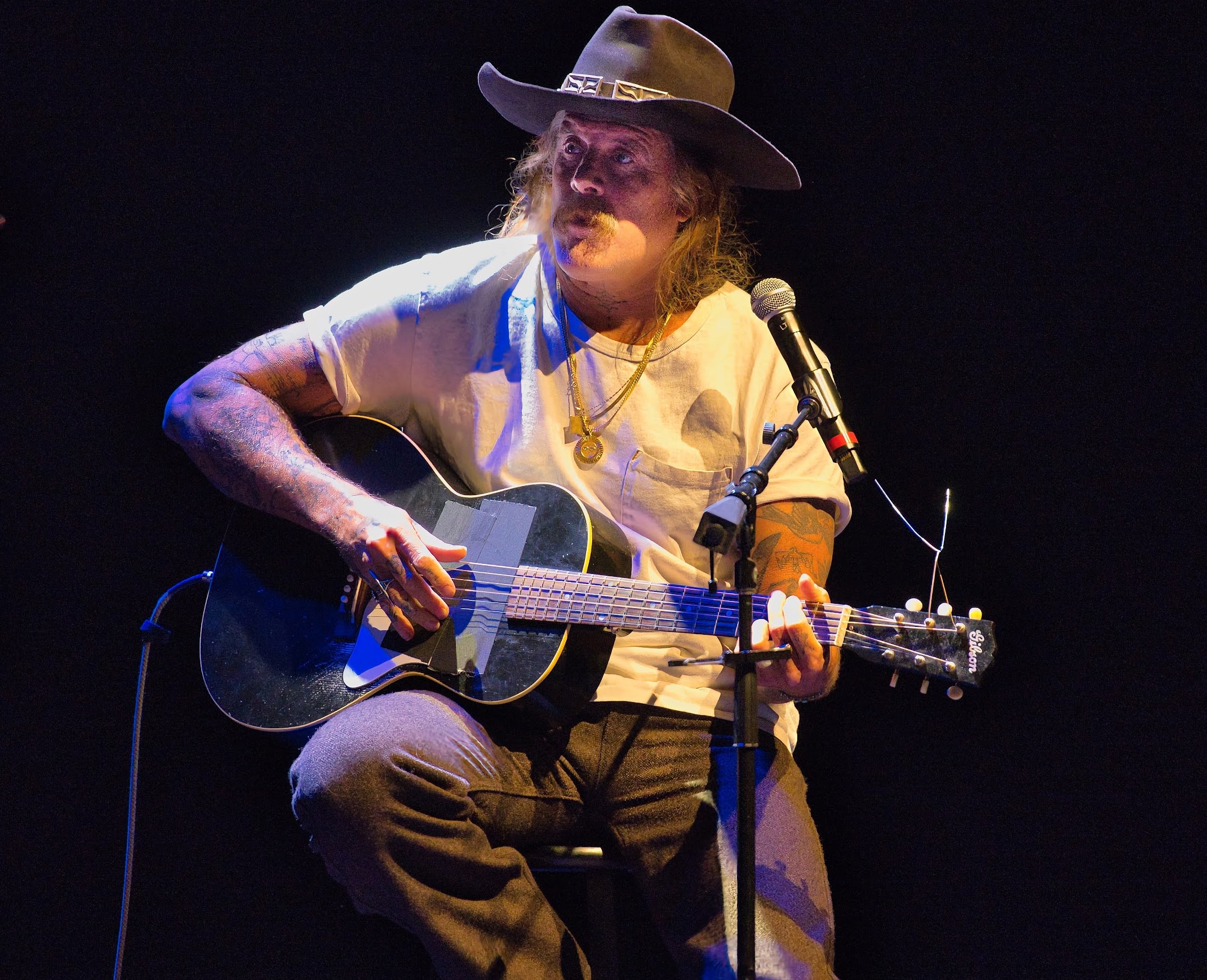 Donavon Frankenreiter Brings “Ask Me Anything” Tour to Lobero Theatre