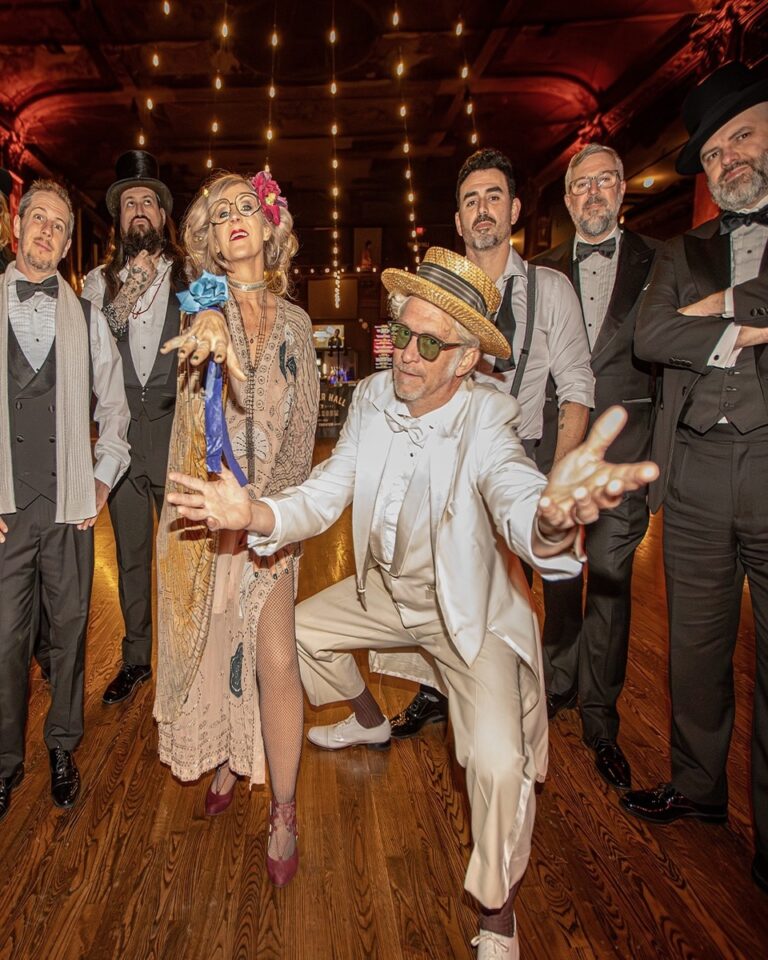 Squirrel Nut Zippers Announce Christmas Caravan Tour