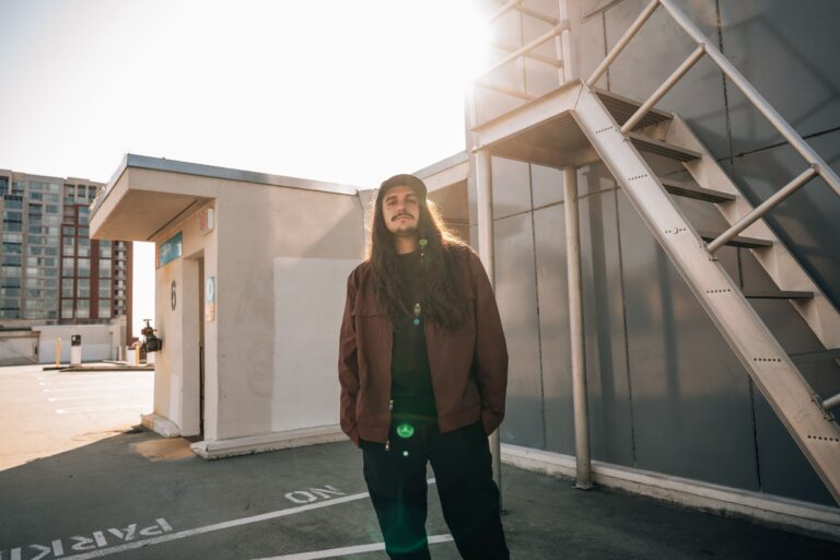 Amp Melo Releases Sun-Drenched New Single “Quiet”