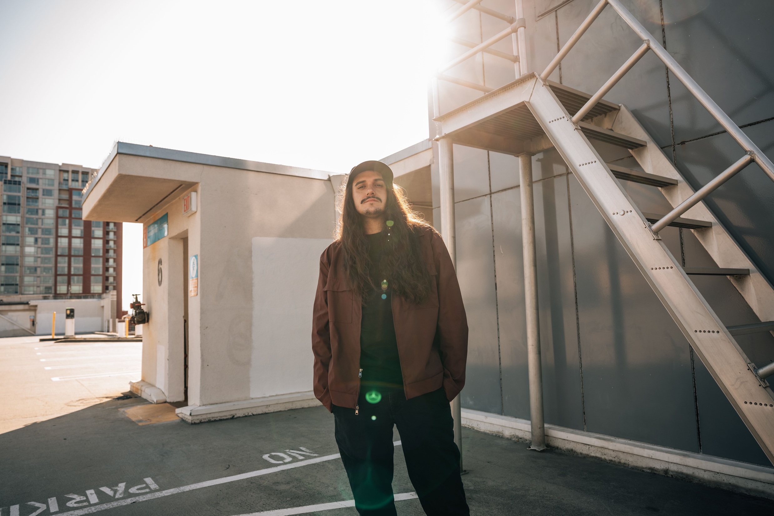 Amp Melo Releases Sun-Drenched New Single “Quiet”