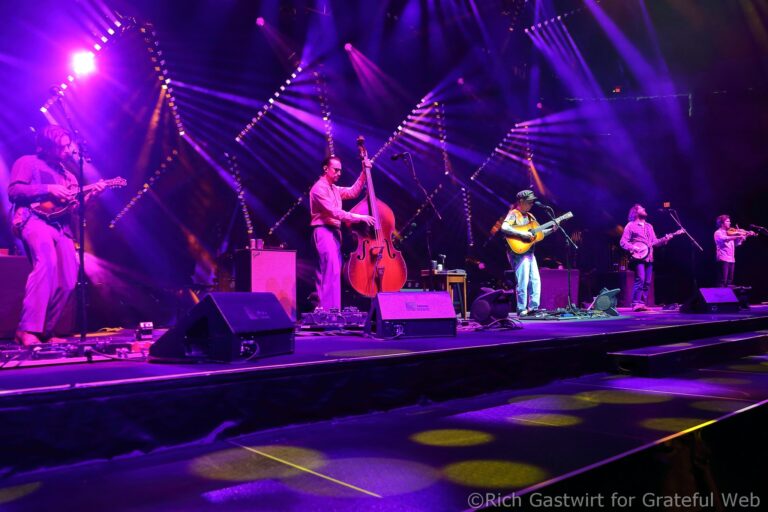 Billy Strings Brings High-Energy Bluegrass and Psychedelic Jams to Boston
