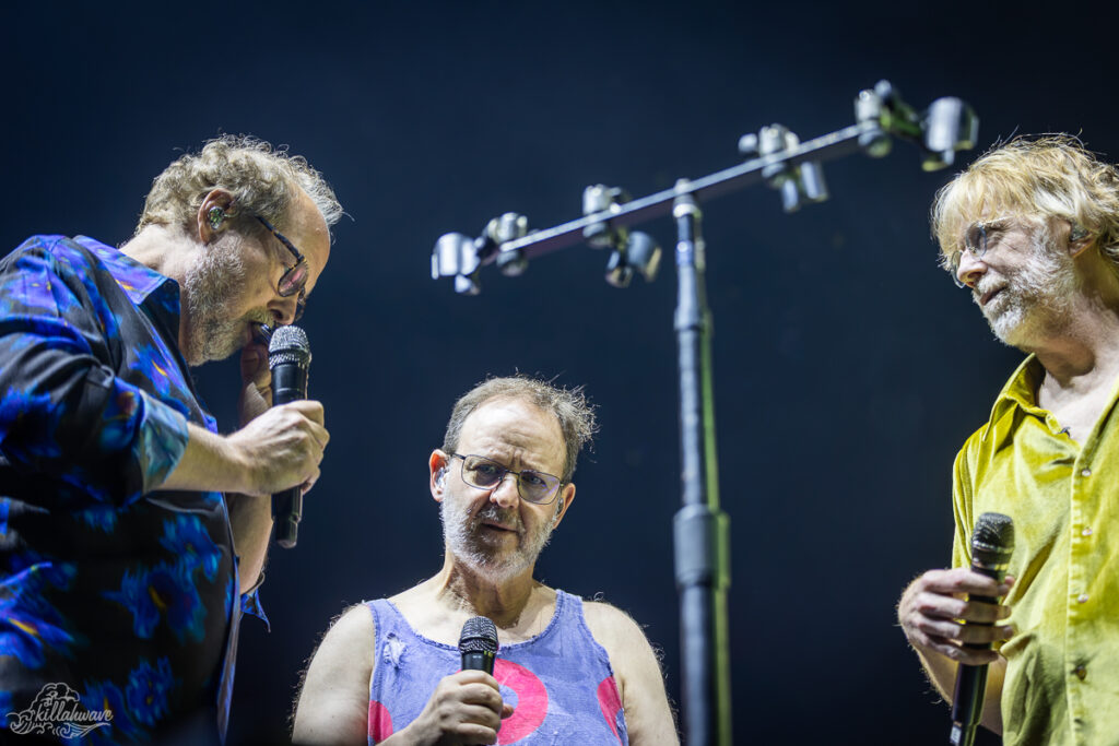 Phish sang the "Star Spangled Banner" Acapella