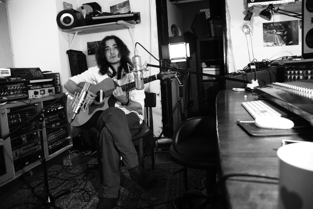 Gabriel Zingiber Announces New Single “Lighthouse,” Out July 24