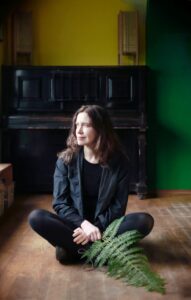 Sarah McQuaid Continues Marathon Year of Touring With Autumn USA & UK Runs