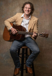 James Kee Signs with Mountain Home, Announces Album Featuring Earl Scruggs’ Guitar