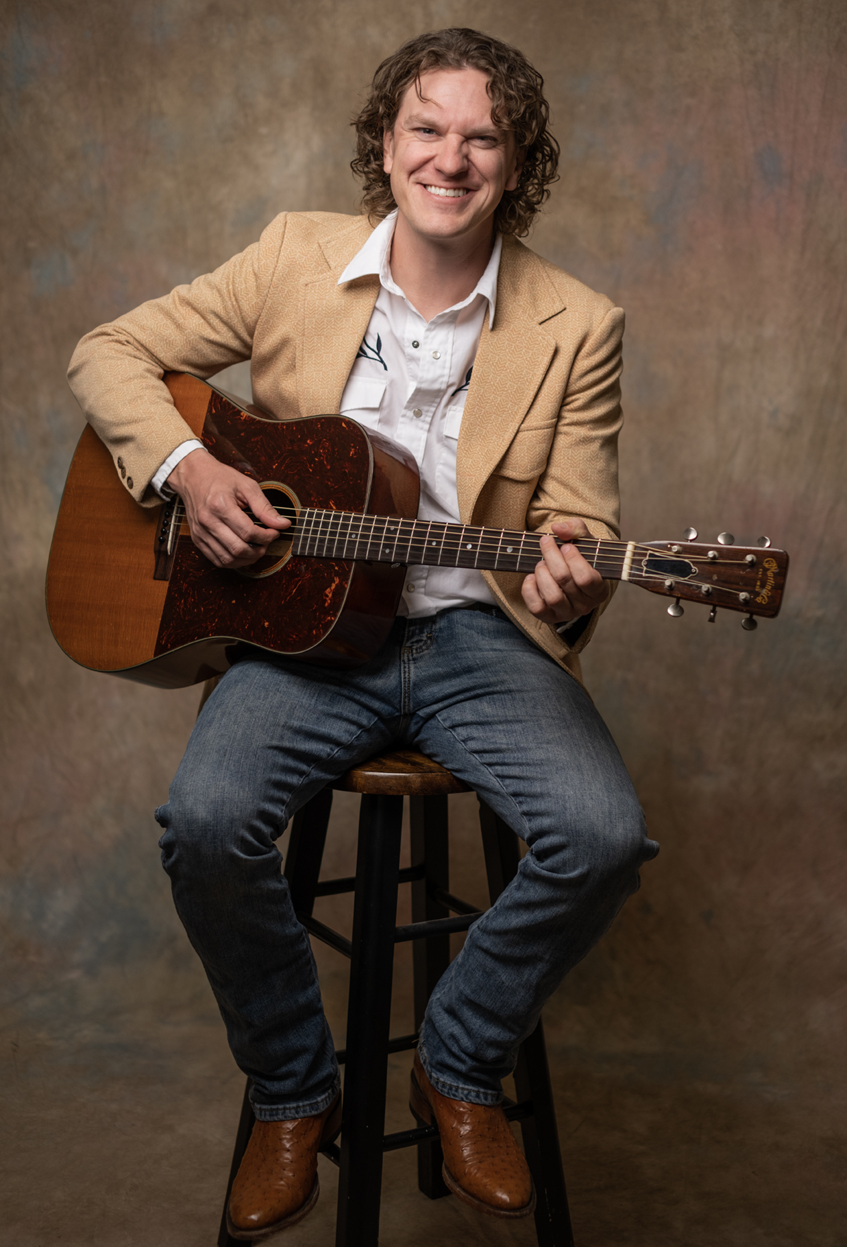 James Kee Signs with Mountain Home, Announces Album Featuring Earl Scruggs’ Guitar