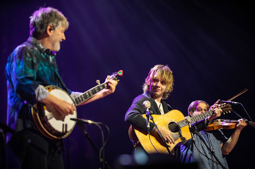 Béla Fleck Shares Live “Tennessee” Featuring Billy Strings