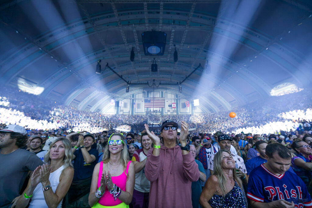 Fans loved the show | {hish